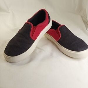 𝅺crocs Red & Black Slip-on Sneakers Kids Size 1